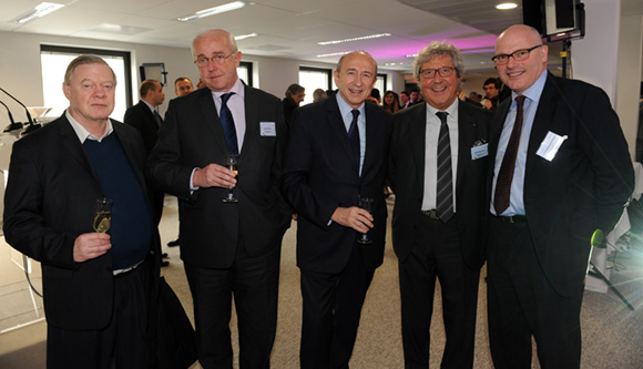 42. Gilles Buna, Bruno Keller, Gérard Collomb, Bernard Roland et Didier Caudard-Breille