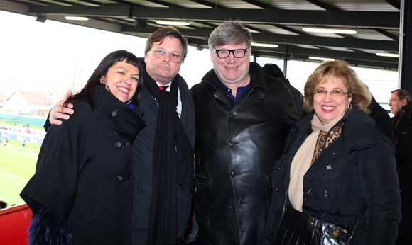 25. Laurence Renaudin, Franck Isaac-Sibille (LOU Rugby), le docteur Jean Renaudin et Evelyne Haguenauer, adjointe à la Mémoire 