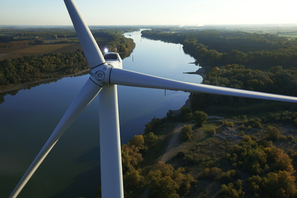 Vue aerienne, Parc eolien de la Compagnie Nationale du Rhone, Le Rhone, Beaucaire, Gard (30), France