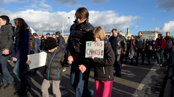 Reportage photo. 300 000 marcheurs à Lyon pour Charlie