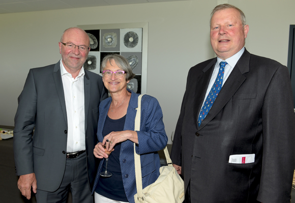 11. Yves Jeandin, maire de Lissieu, son épouse Christiane et Eric Palluat du Besset