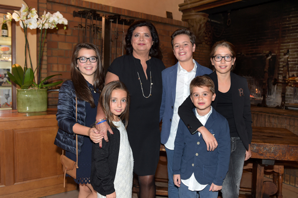 5. Françoise Bernachon, ses petits-enfants Carla, Paola, Antoine, Thomas et Giulia