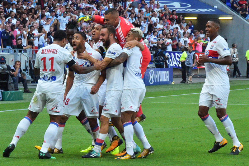 Les tribunes VIP d’OL – Bordeaux. Le calice puis la lie