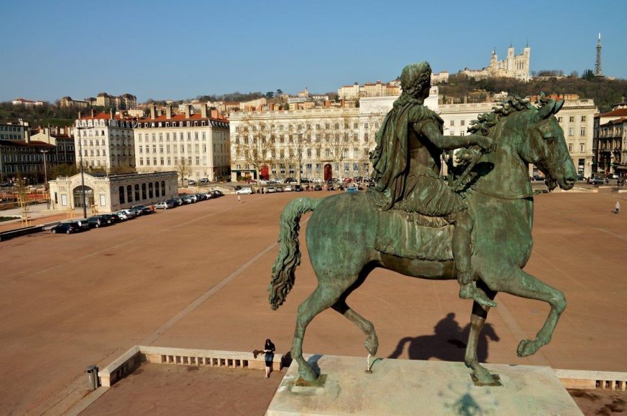 Histoire de Lyon. La place Bellecour pour les Nuls (écologistes)