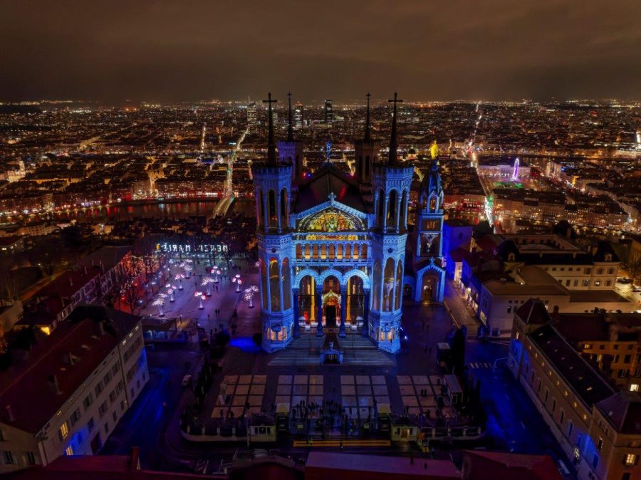 8 décembre à Lyon. L’ode aux femmes revient illuminer la basilique de Fourvière